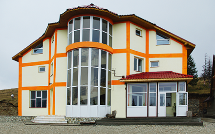 Exteriorul vilei Papusa Ranca